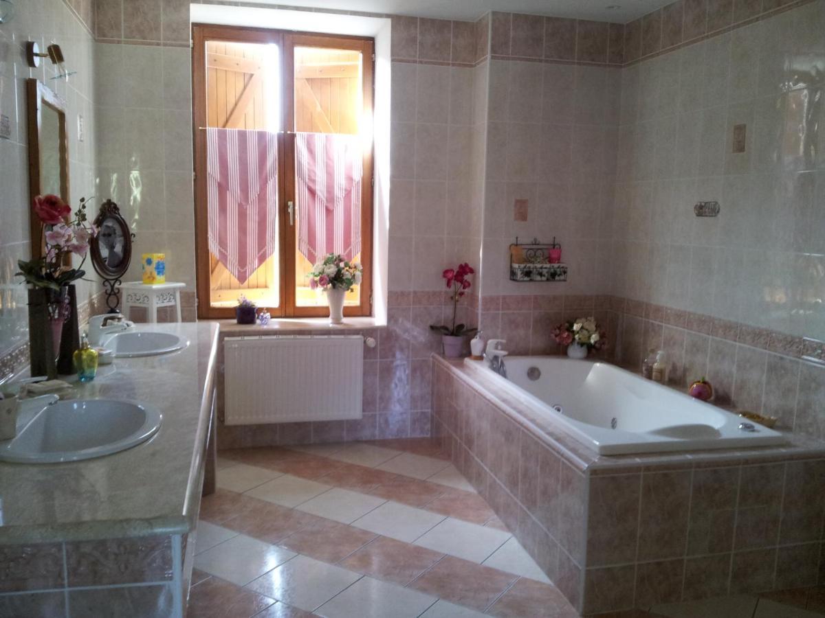 Chambre Hote Villa Sainte Barbe Mirecourt Buitenkant foto